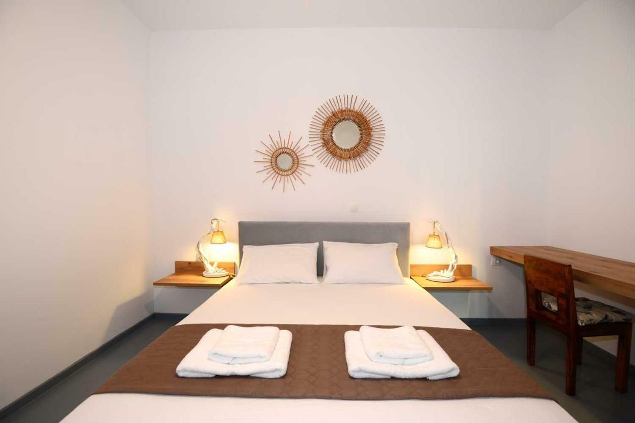 Lalari Beach Suites Vári Zewnętrze zdjęcie