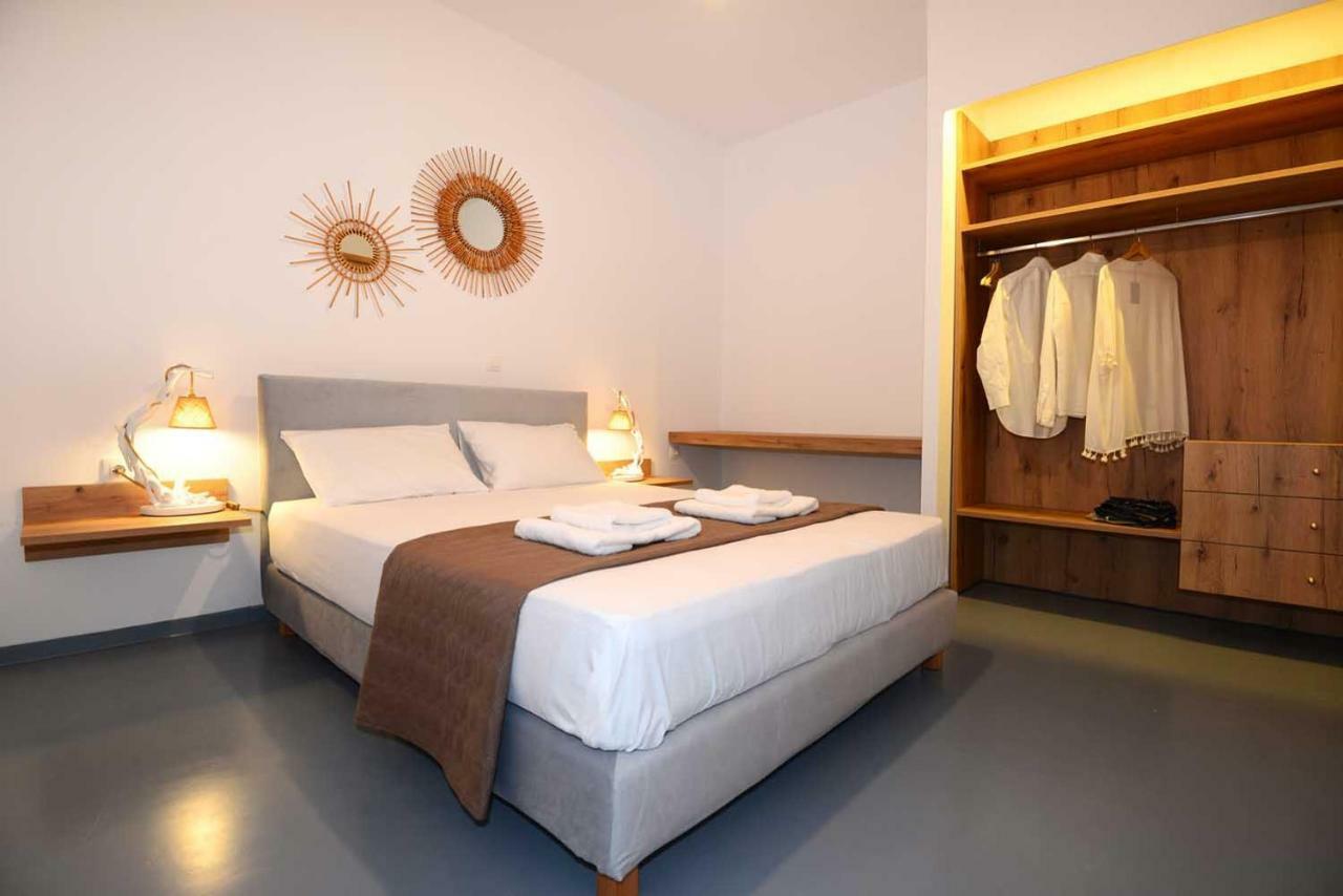 Lalari Beach Suites Vári Zewnętrze zdjęcie