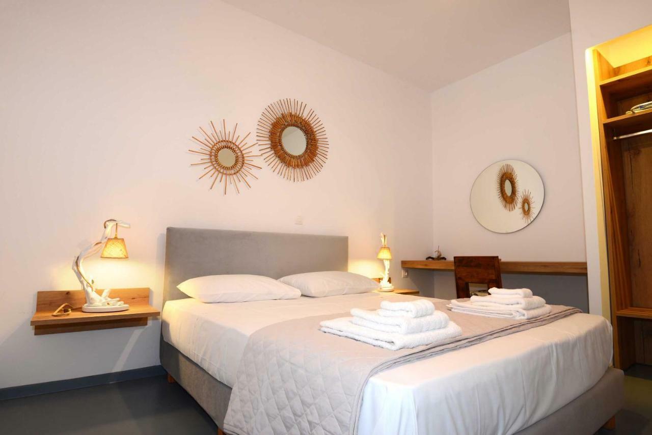 Lalari Beach Suites Vári Zewnętrze zdjęcie